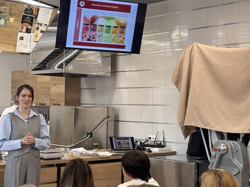 Презентация молочных коктейлей линейки мини-профи Айдиго для профессионального бизнеса