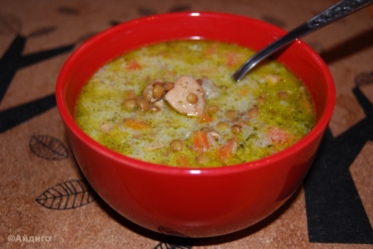 Сливочный суп с курицей и чечевицей