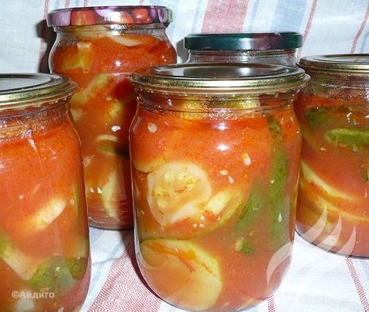 Кабачки и огурцы в томатном соке