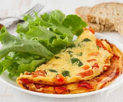 Омлет по-гречески с сыром фета и шпинатом