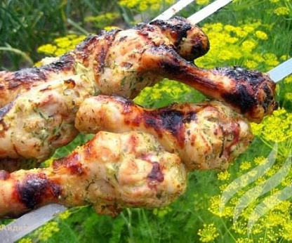Шашлыки куриные в кефирном маринаде