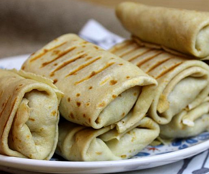 Блины овсяные с куриной начинкой