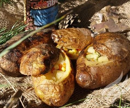 Фаршированный картофель на углях
