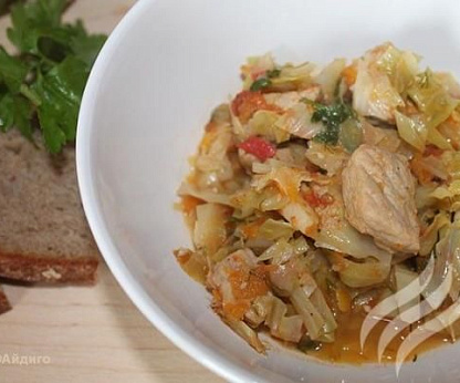 Свинина с капустой и томатами