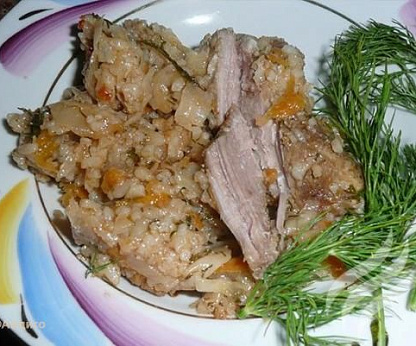 Свиные ребрышки с рисом и капустой