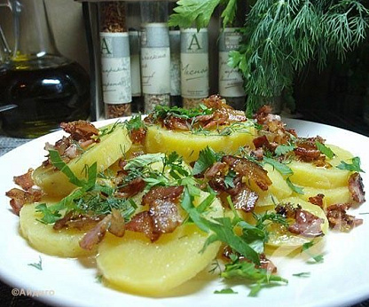 Теплый картофельный салат по-немецки