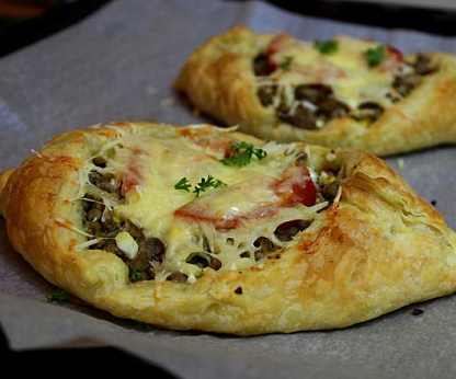 Пироги с мясом открытые