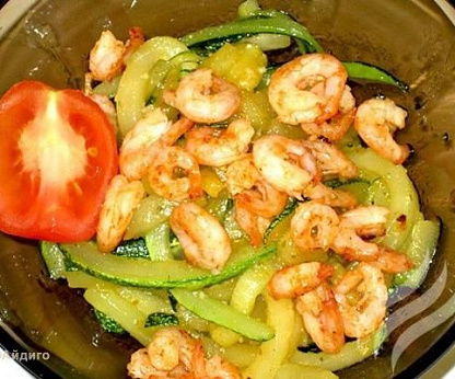 Лапша из цукини с креветками