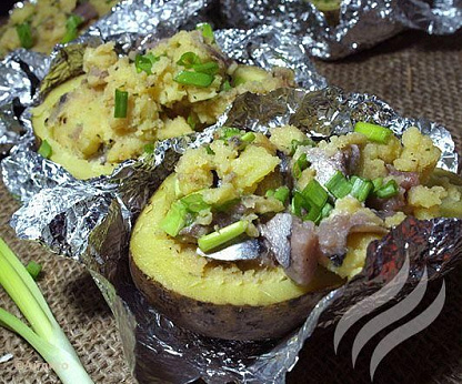 Печеный картофель с анчоусами