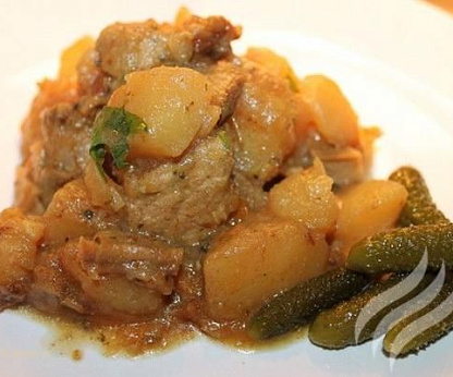 Жаркое с мясом и грибами