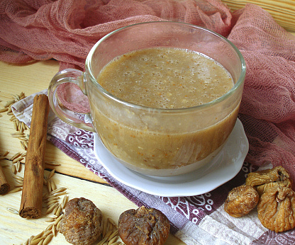 Овсяный кисель с пряностями и инжиром