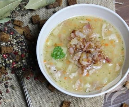 Суп из гороховой крупы с беконом
