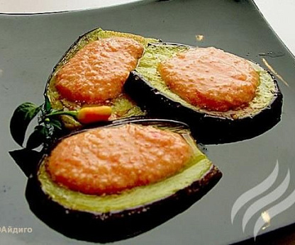 Баклажаны с сырным соусом