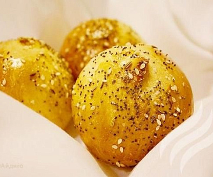 Слойки с начинкой из картофеля и ветчины