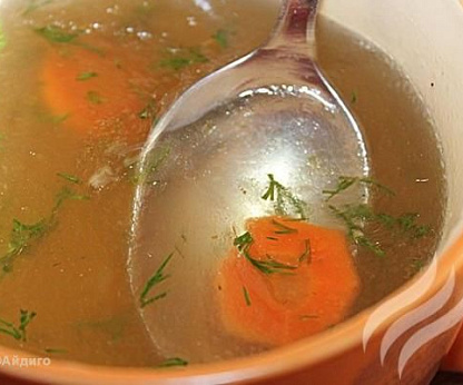 Пряный мясной бульон на косточке