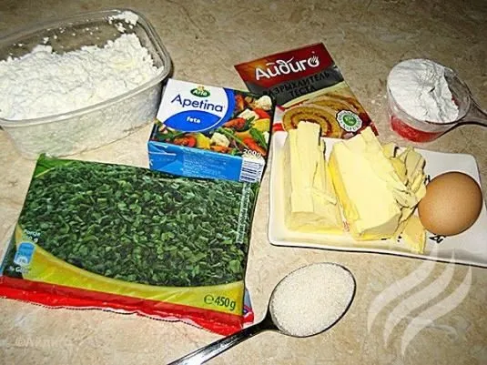 Пирожки из творожного теста со шпинатом