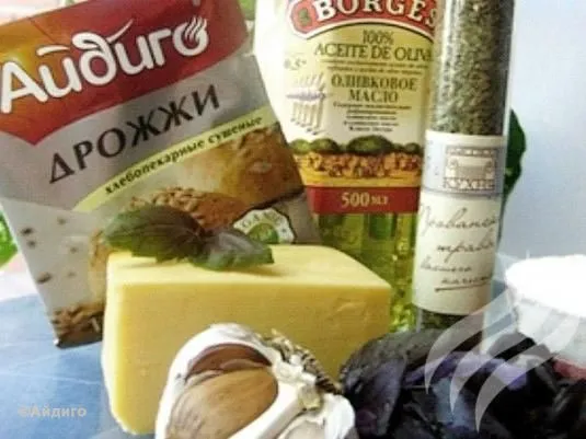 Фокачча с сыром и чесноком