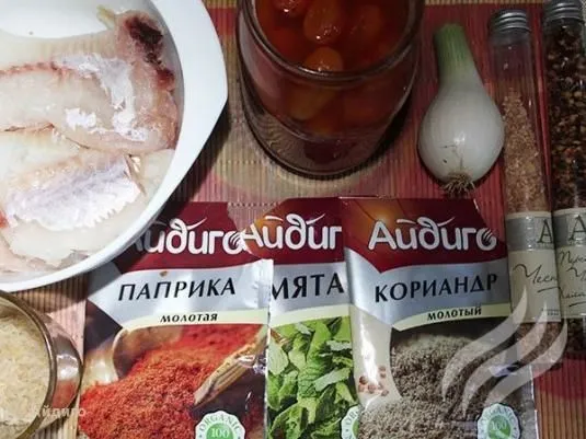 Рыбные “ёжики” в томатном соусе