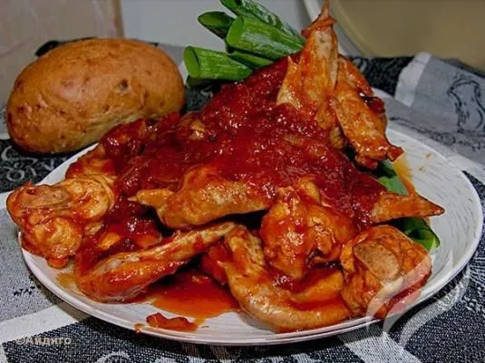 Куриные крылья в соусе