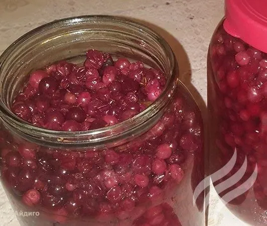 Моченая брусника со специями