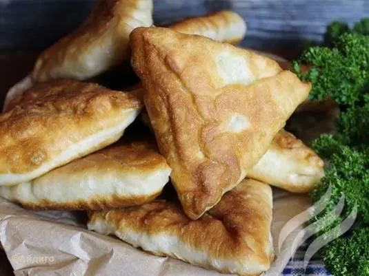 Пироги с картофелем и колбасным сыром