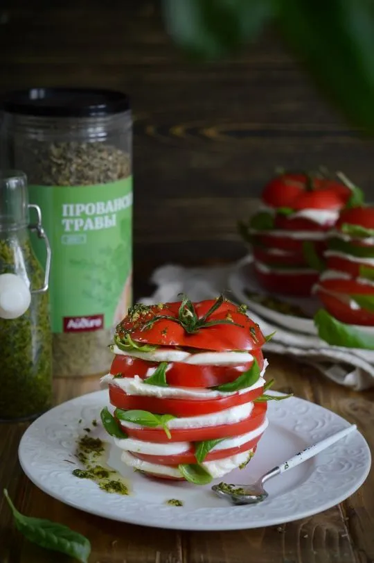 помидоры с песто