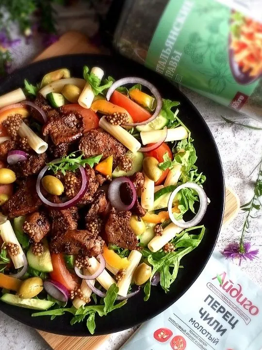 салат с индейкой